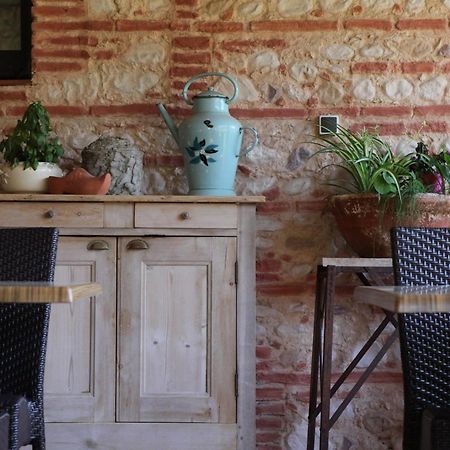Logis Auberge Restaurant Du Vigneron Cucugnan Luaran gambar
