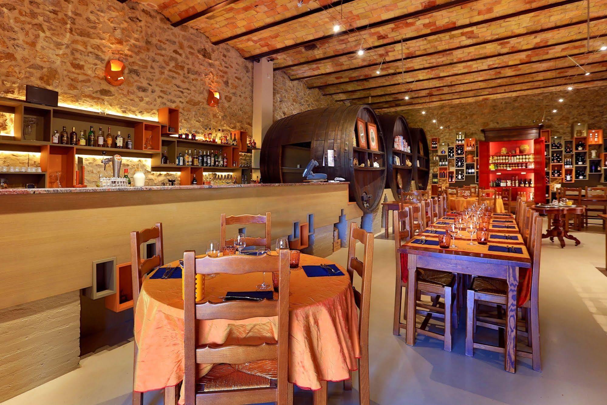 Logis Auberge Restaurant Du Vigneron Cucugnan Luaran gambar