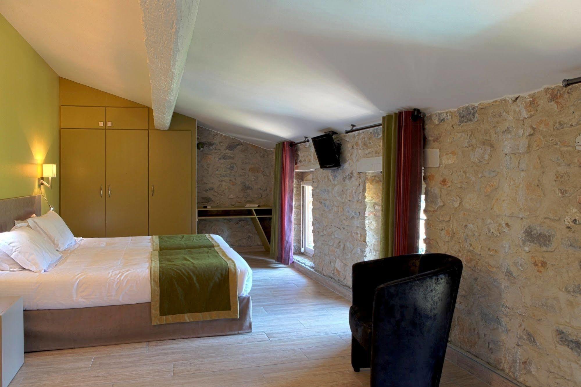 Logis Auberge Restaurant Du Vigneron Cucugnan Luaran gambar